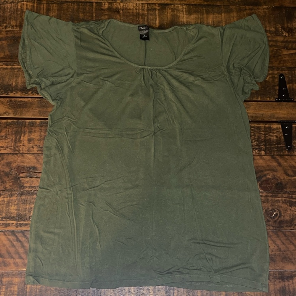 Short sleeve Shirt. Scrunched front.